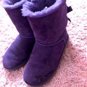 Ugg boots size 3 purple color